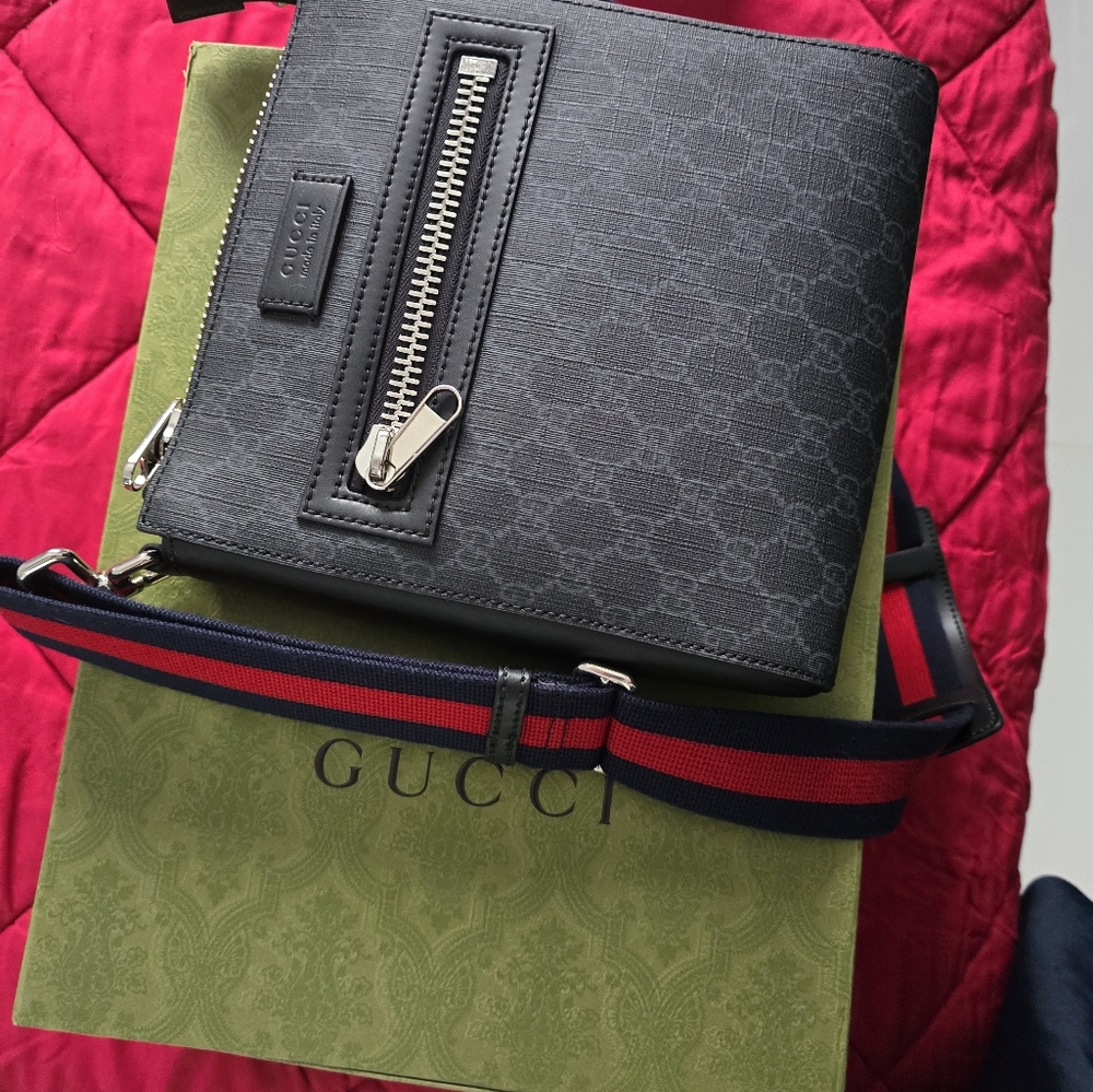 Gucci Small Messenger Bag